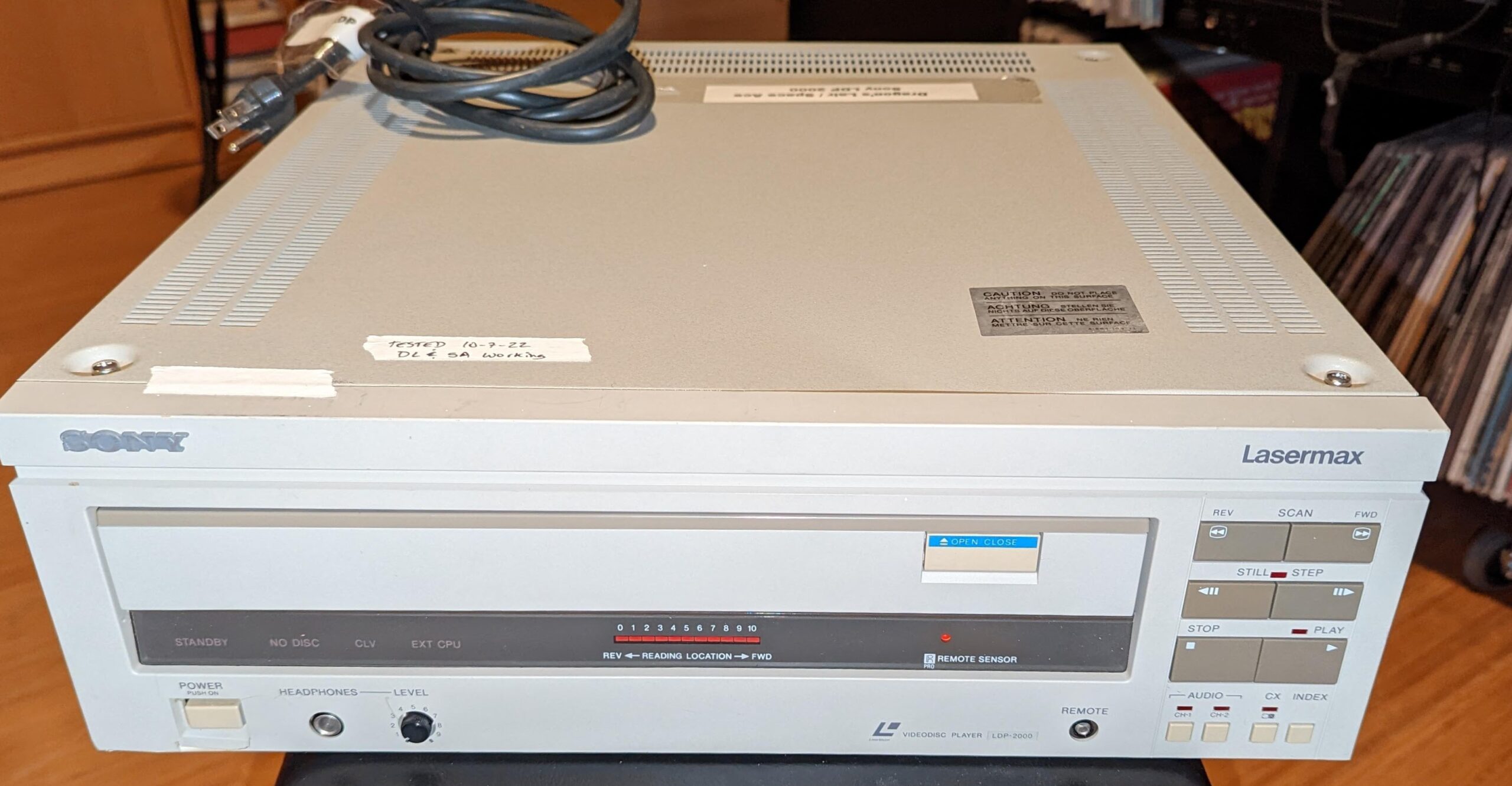 Sony LDP-2000 Front